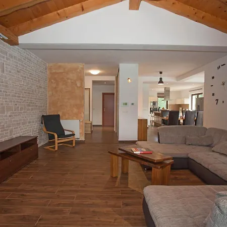 With Pool Casa Ivano Ровиньско село