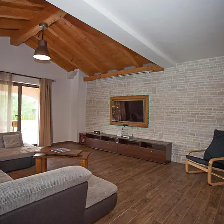 With Pool Casa Ivano * Ровиньско село