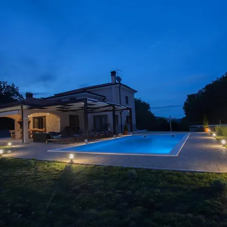 Вилла With Pool Casa Ivano Ровиньско село