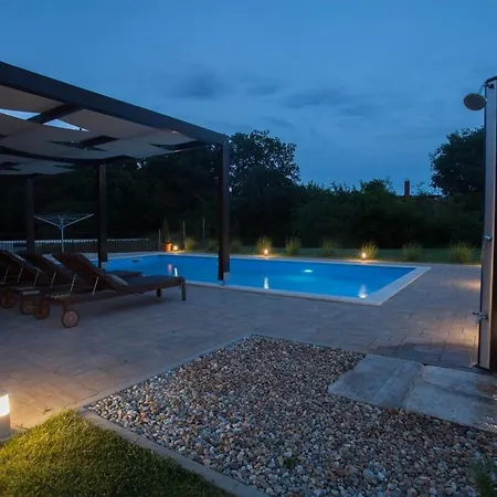 Вилла With Pool Casa Ivano Ровиньско село