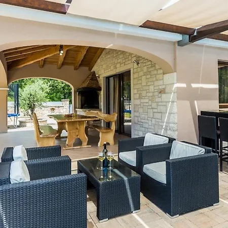 Вилла With Pool Casa Ivano Ровиньско село