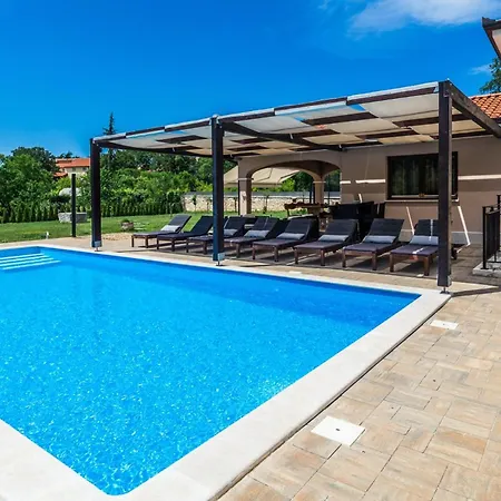 With Pool Casa Ivano Vila