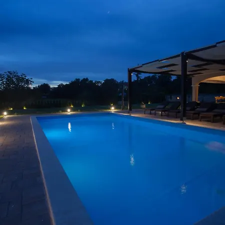 With Pool Casa Ivano Villa